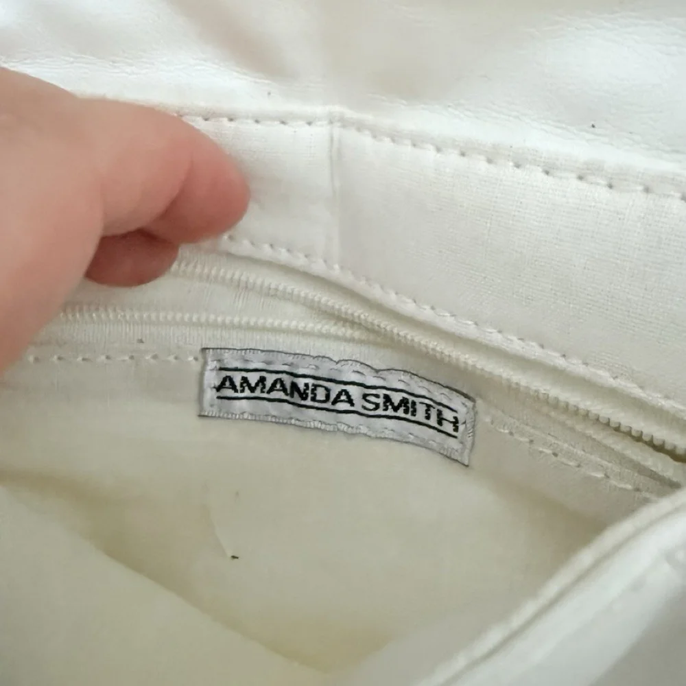 Amanda Smith step into